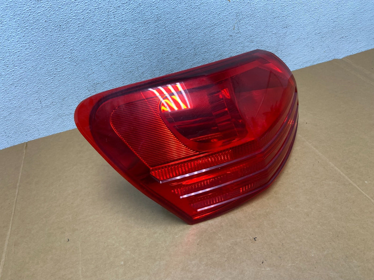2008 to 2015 Nissan Rogue Left Driver Lh Side Tail Light AD8887 DW2
