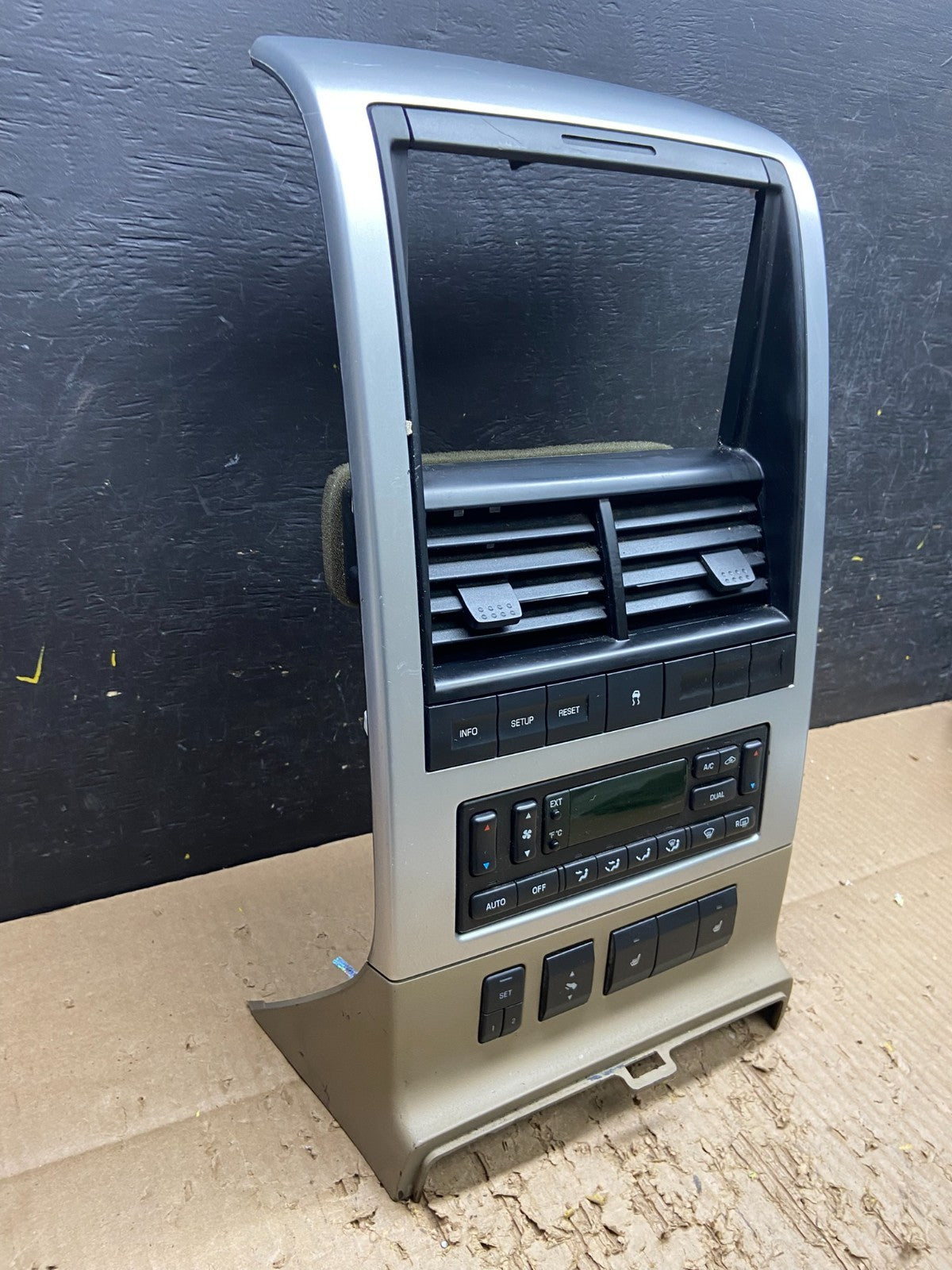 2006 - 2010 Ford Explorer Radio Heater Climate A/C Control Bezel  Trim V7690 DG2
