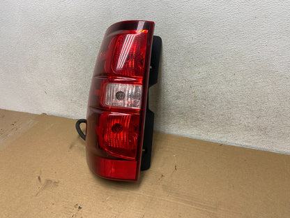 2008-2014 Chevrolet Tahoe Suburban Driver Lh Left Side Tail Light AH4453 DW2