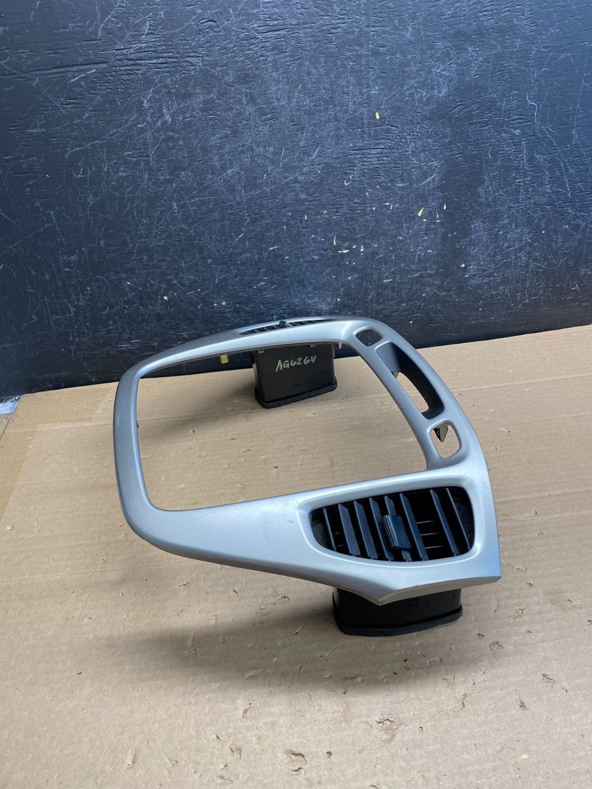 2001-2007 Toyota Highlander Radio Climate Dash Trim Bezel Air Vent ag6264 DG2