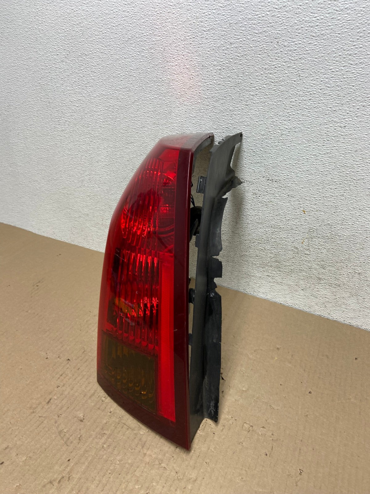 2003 to 2007 Cadillac Cts Left Driver LH Side Tail Light AE9661 LK1