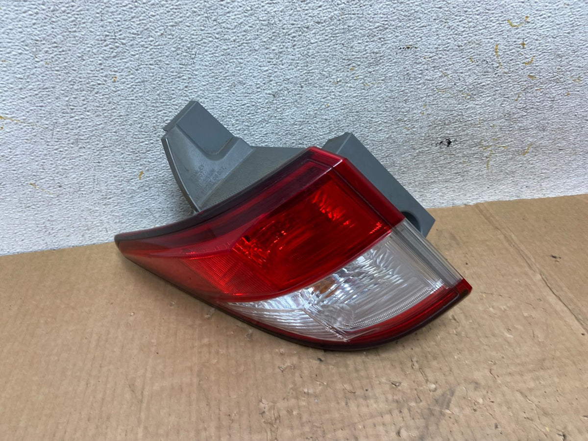 2011 to 2017 Nissan Quest Left Passenger LH Side Tail Light AI4748 LK0