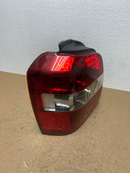 2004-2007 Toyota Highlander Left Driver LH Side Tail Light OEM AC1388 LK2