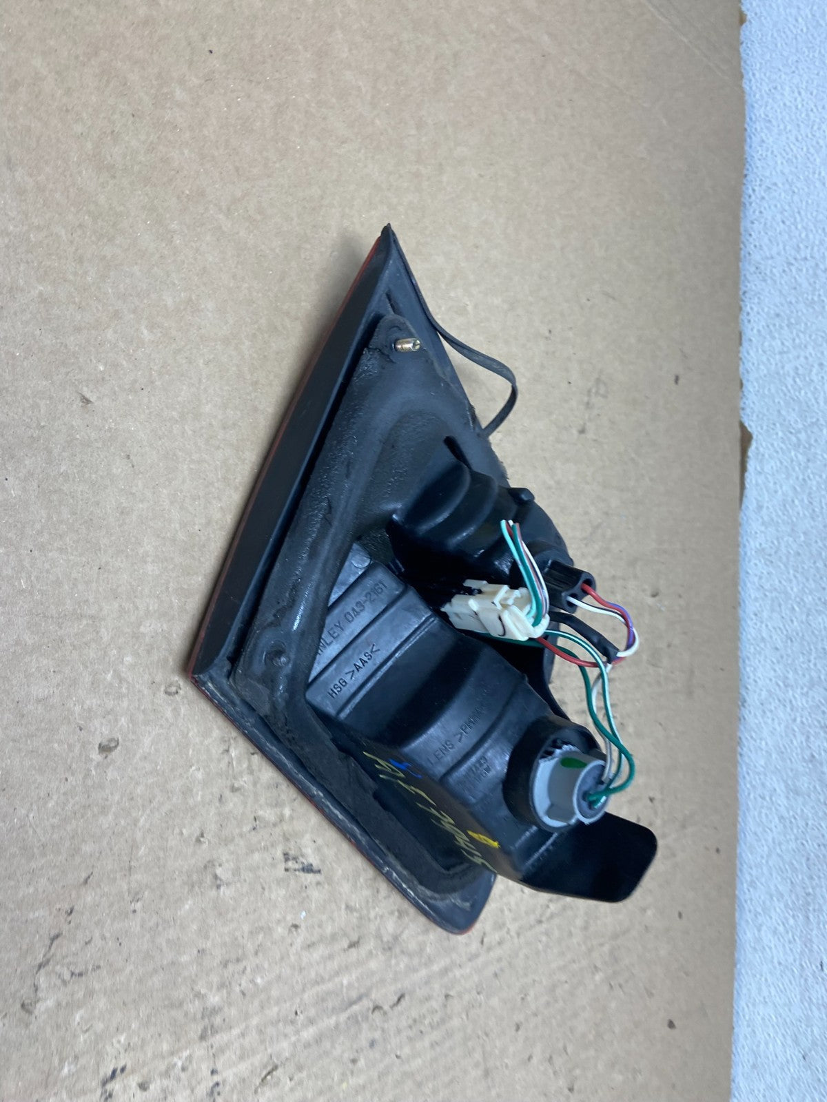 1998-1999 Toyota Avalon Right Passenger RH Side Inner Tail Light AF7945 GD4