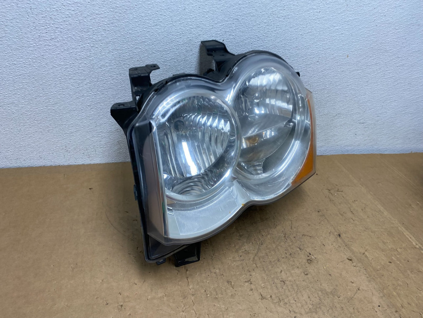 2008-2010 Jeep Grand Cherokee Left LH Driver Side Halogen Headlight AD0593 DW2