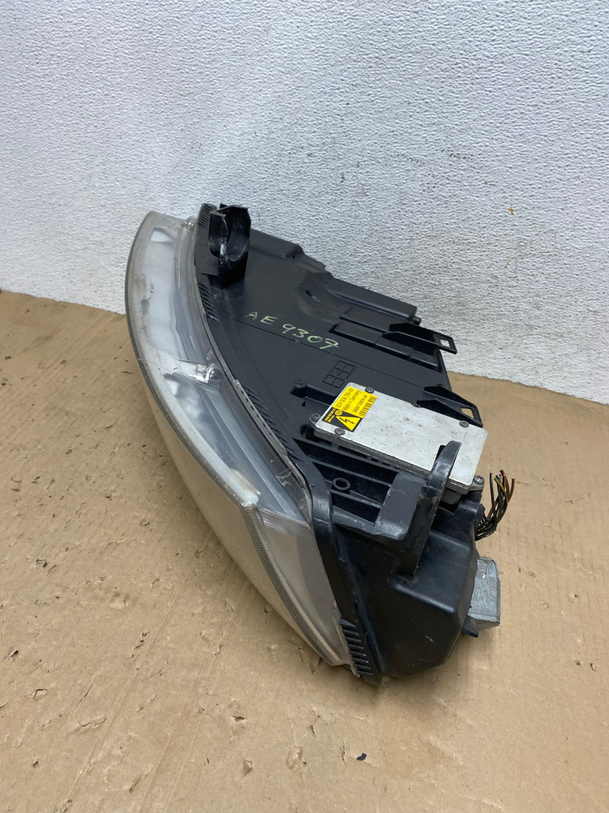 2005 to 2008 Audi A6 Right Passenger Side Headlight Xenon HID AE9307 LK5