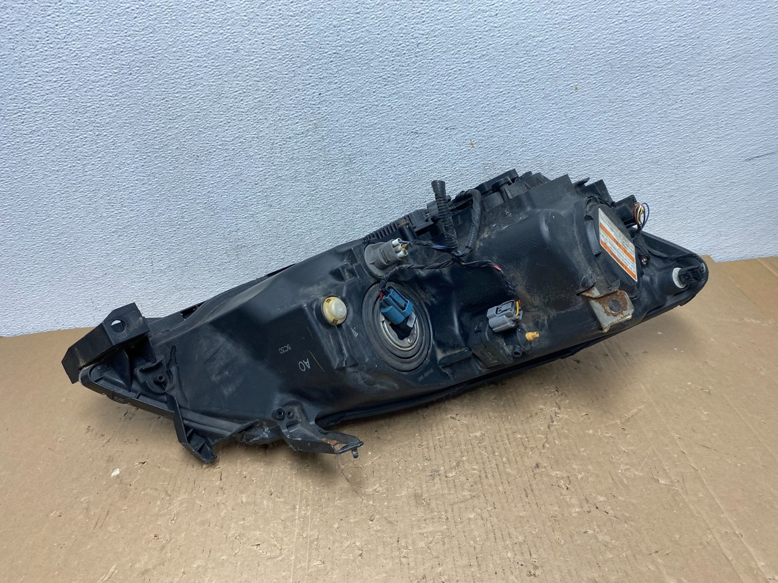 2005 to 2008 Acura RL Left Driver LH Side XENON HID Headlight AD8235 DW4