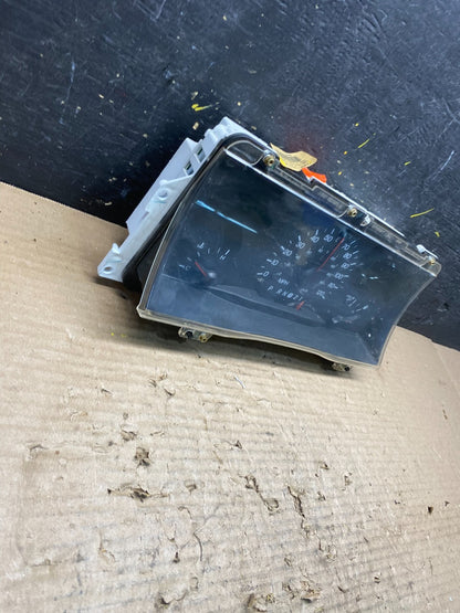 1998 to 2002 Lincoln Town Car Speedometer Gauge Cluster S6247 DG0