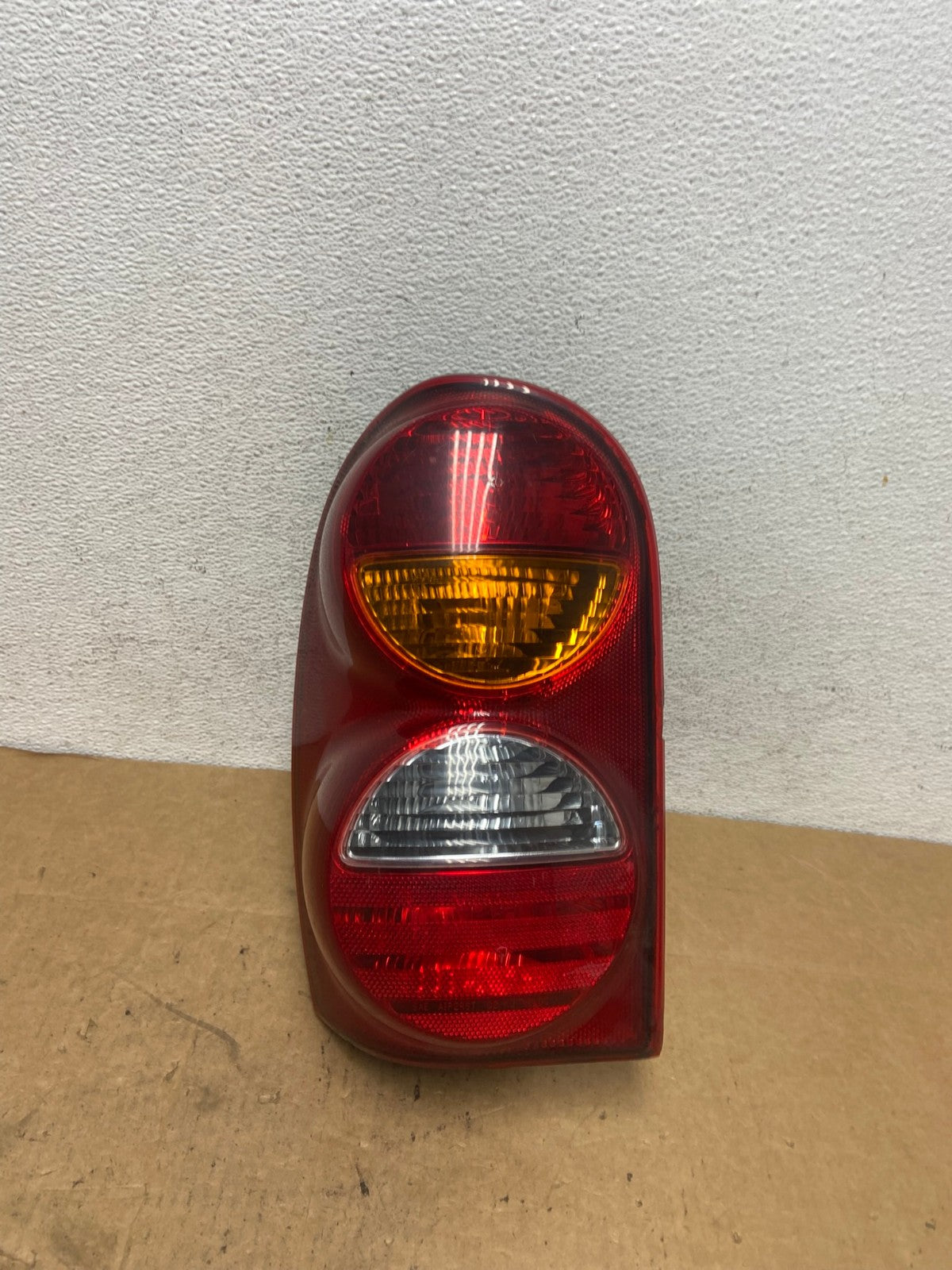 2002 2003 2004 Jeep Liberty Left Driver LH Side Tail Light AD4783 LK0