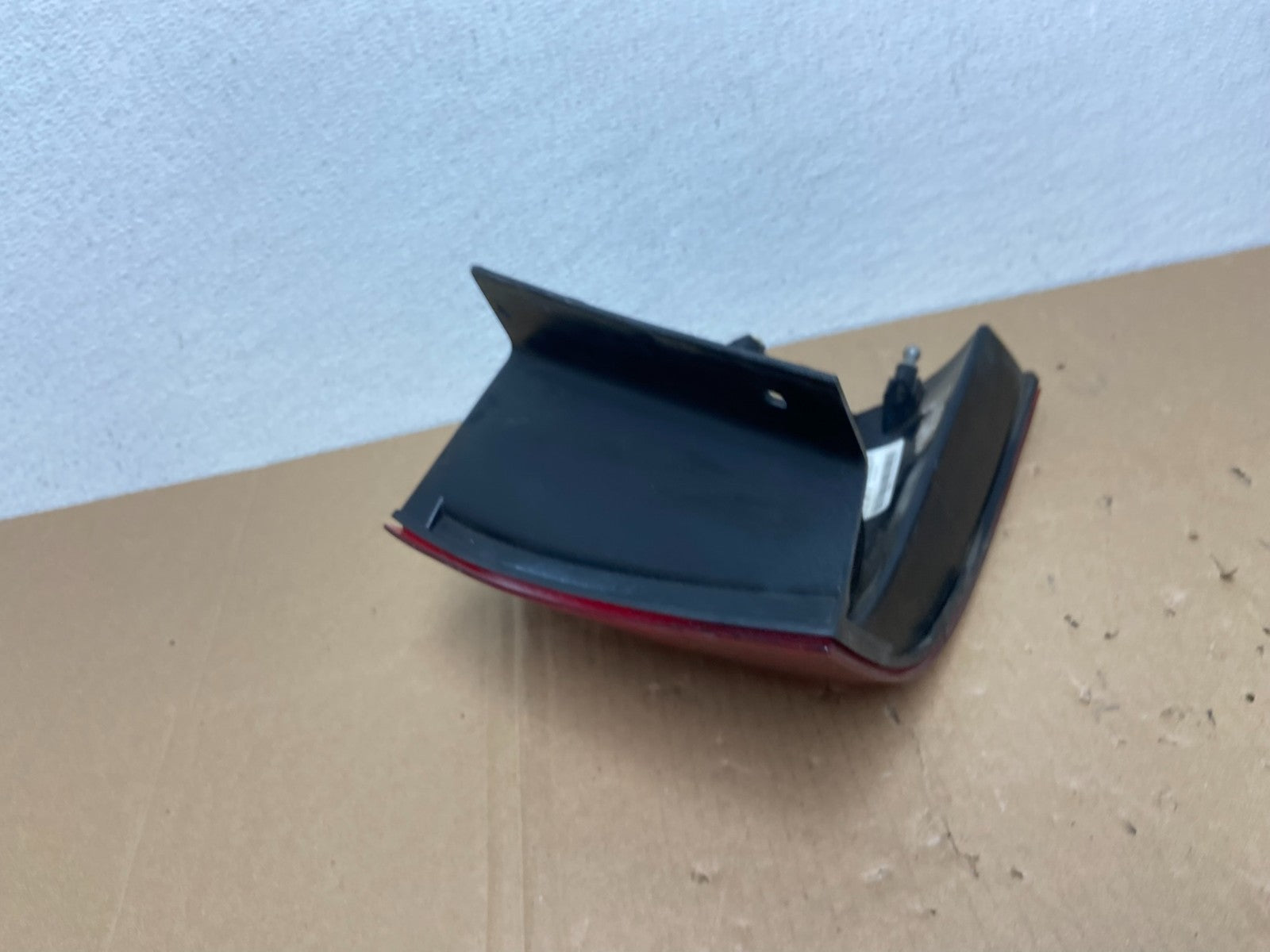 2009 to 2014 Volkswagen Routan Left Driver LH Side Tail Light AB6796 DW4