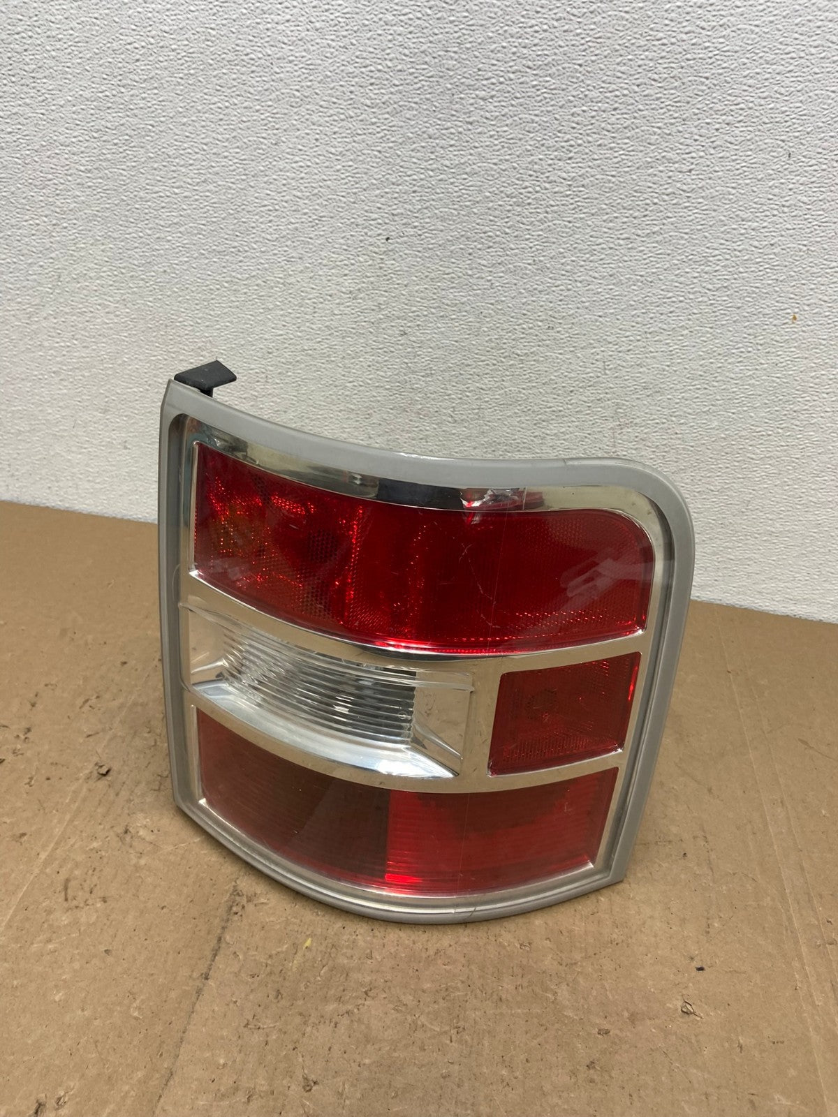 2009 to 2011 Ford Flex Right Passenger RH Side Tail light AC5915 LK0