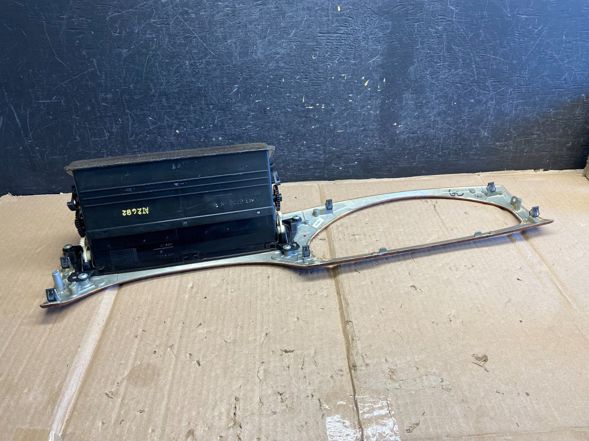2003 - 2008 Jaguar X-Type Front Dash Speedometer Trim Bezel Air Vent AI2682 DG2