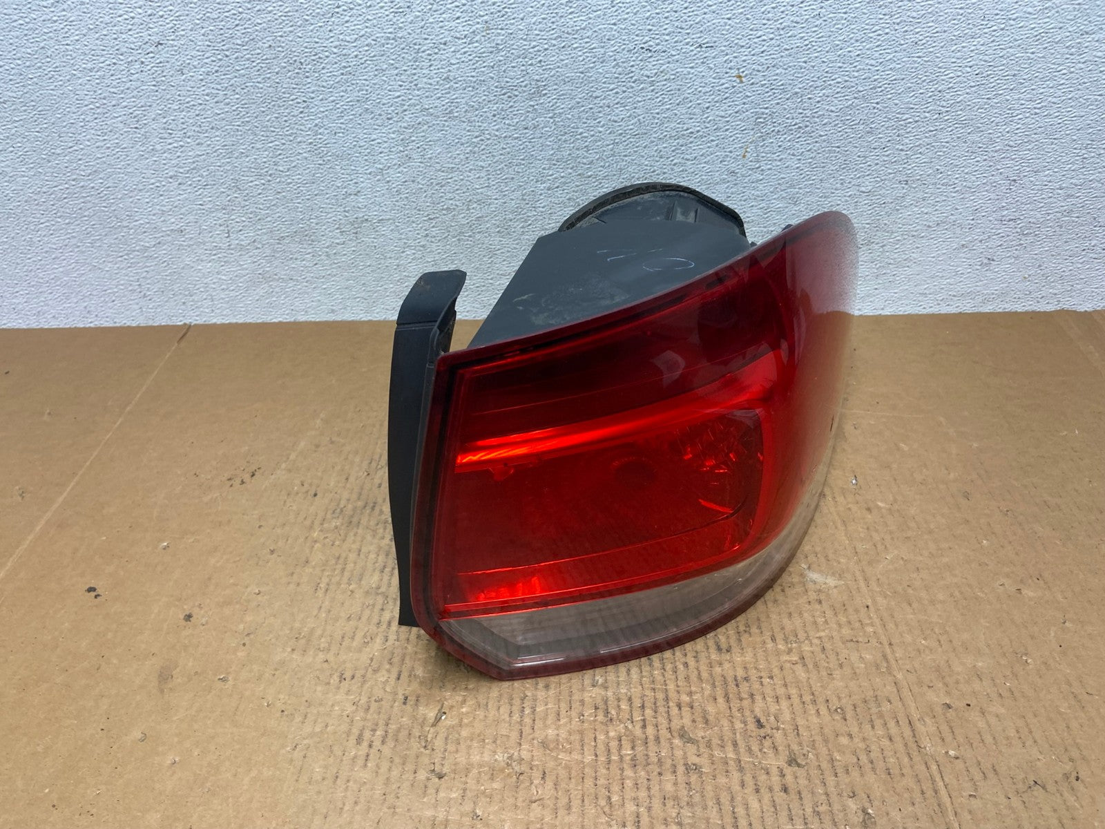 2010-2014 Volkswagen Golf MK6 Wagon Right Passenger Tail Light AE1149 LK2