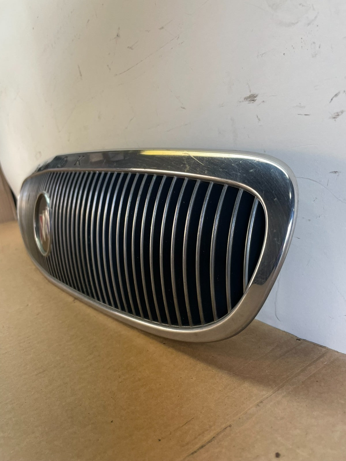 1997 to 2002 Buick Century Front Upper Grill Grille AG2945 DG1