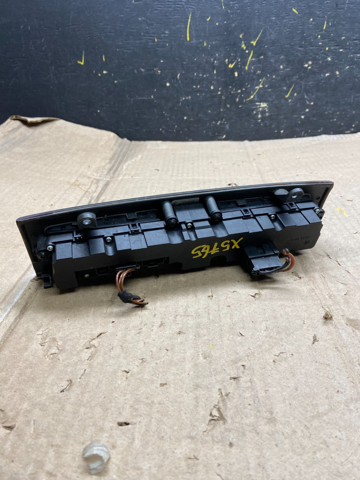 2005 - 2007 Mercedes C230 C240 Center Console Switch Control Unit X5765  DG3