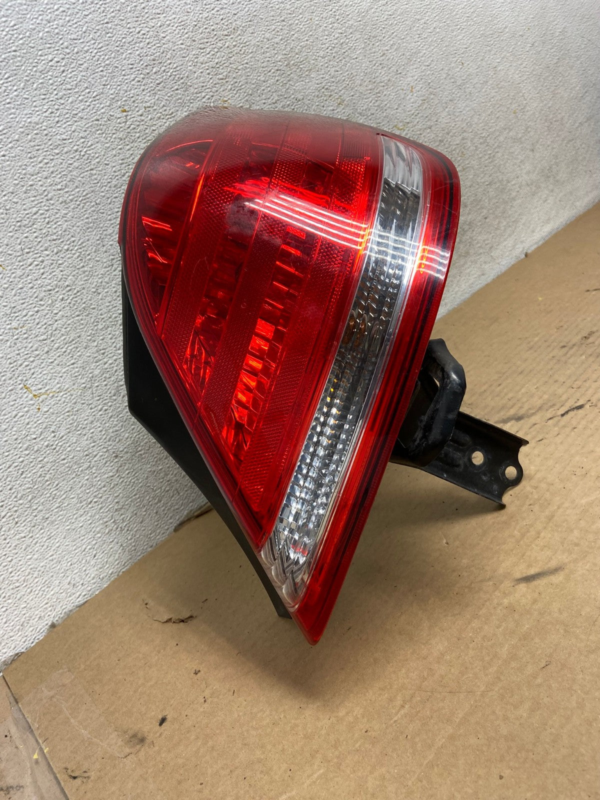 2005-2010 Toyota Avalon Right Passenger Side Tail Light AH4224 LK1