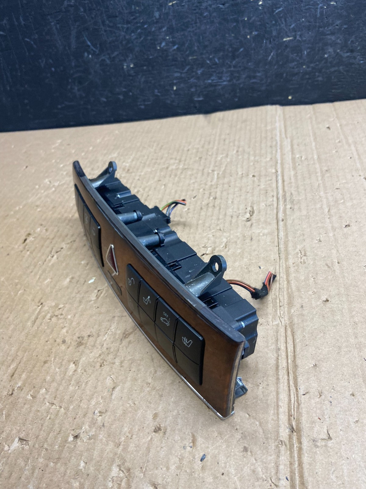 2005 - 2007 Mercedes C230 C240 Center Console Switch Control Unit AE4008 DG3
