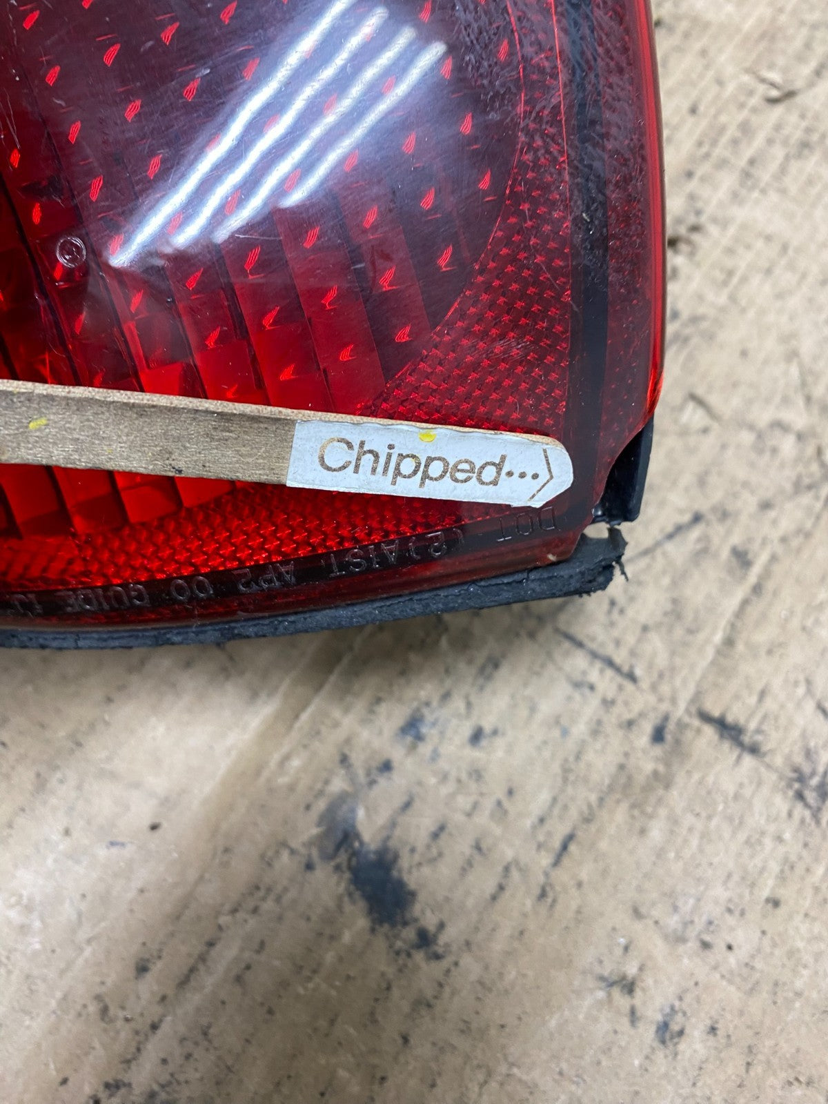 2000 to 2002 Chevrolet Cavalier Right Passenger Side Tail Light S1888 DW4