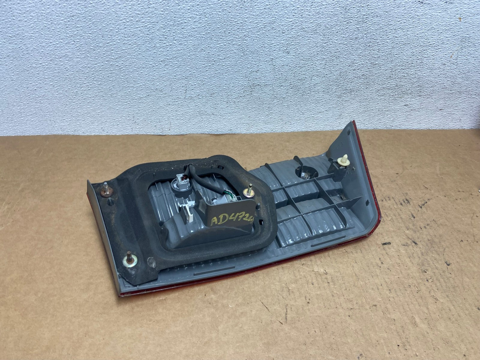 2005 Honda Accord Sedan Right Passenger Inner Tail Light AD4724 LK4