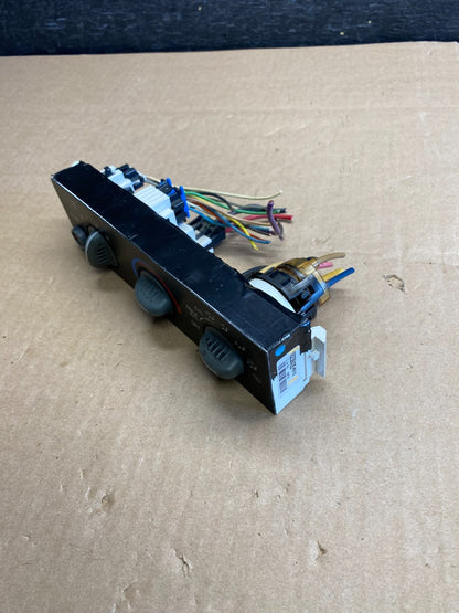 2001 - 2007 GMC Chevrolet Express 1500 Climate Control A/C AI2998 DG2