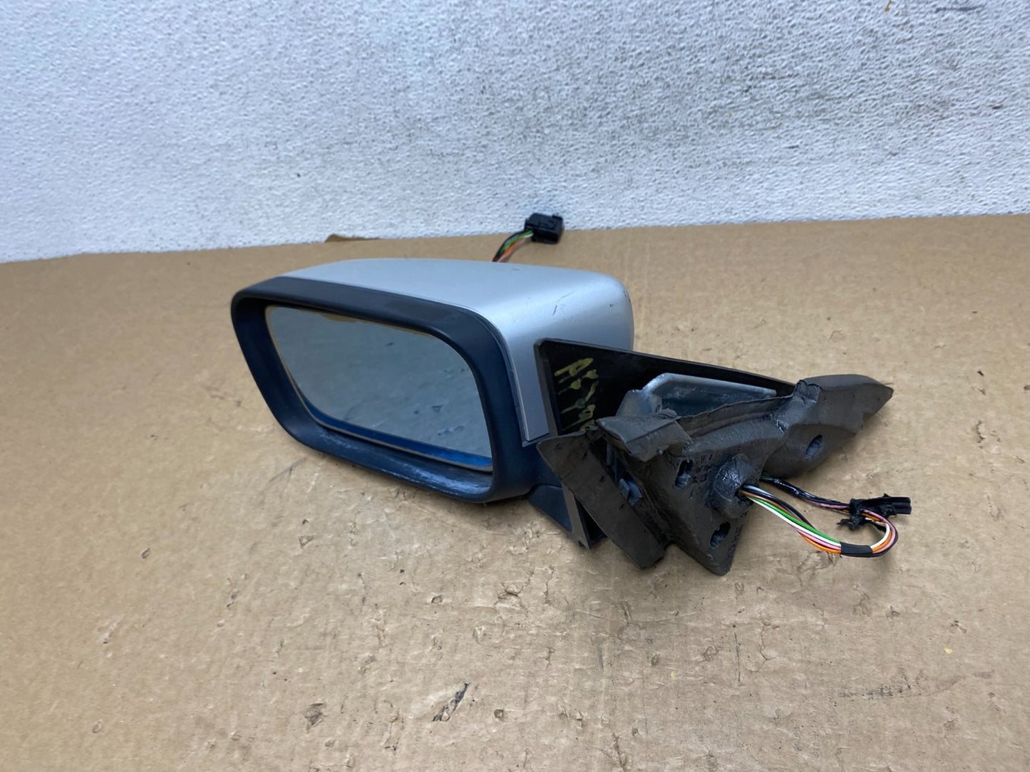2001 to 2006 BMW 325i Left Driver LH Side View Door Mirror AF7990 DW6
