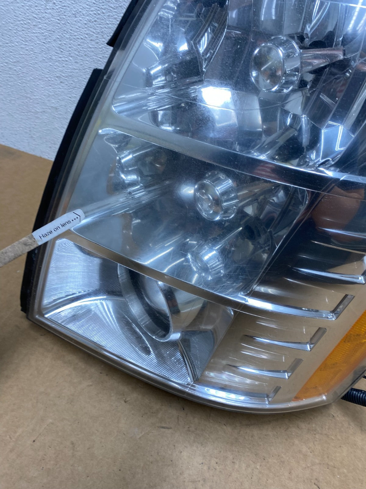 2007 - 2014 Cadillac Escalade Left Driver LH Side Xenon HID Headlight AE3042 DW5