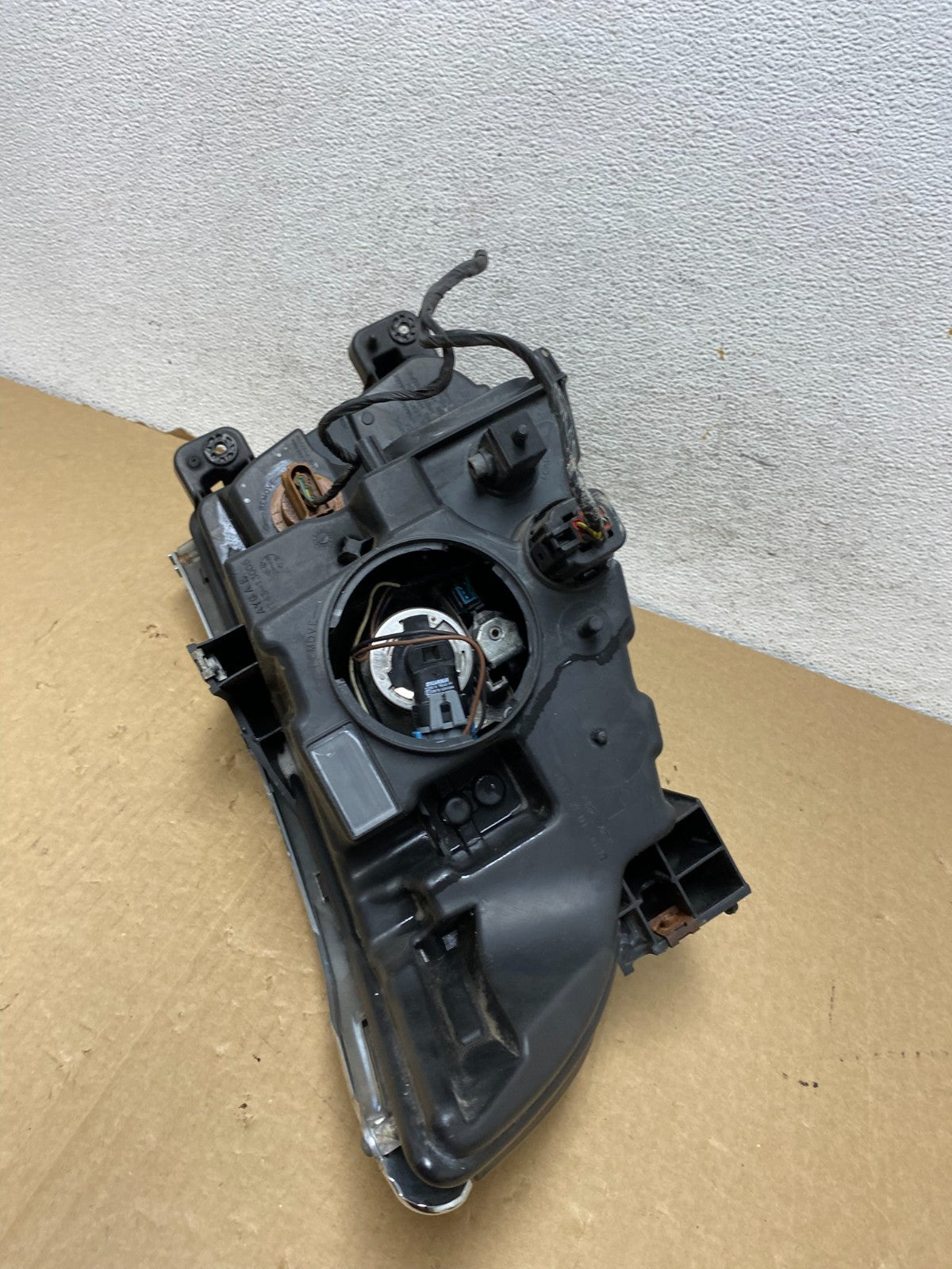 2011 to 2014 Ford Edge Front Left Driver Side Headlight Halogen AF7322 DW8