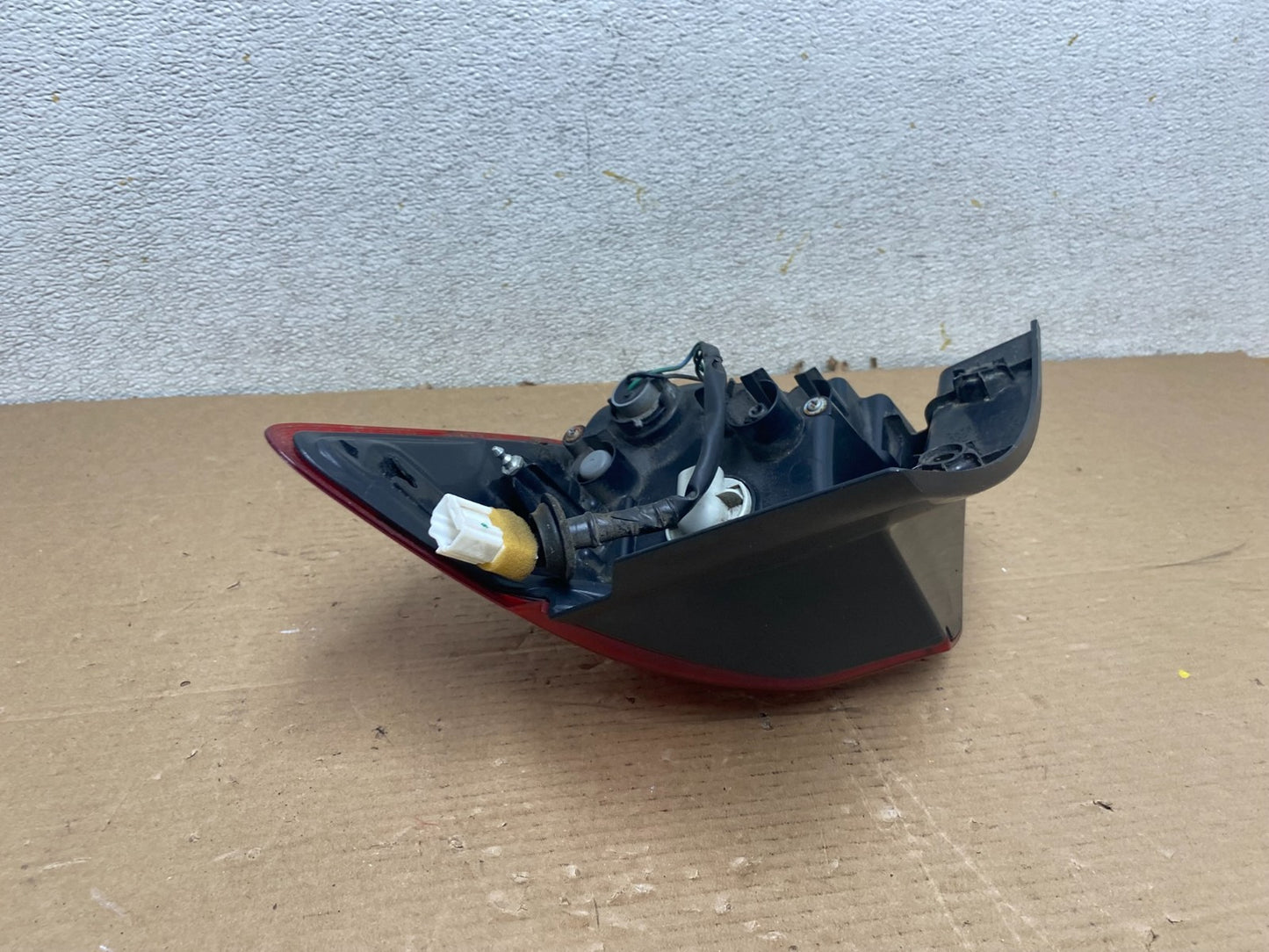 2011 to 2019 Mitsubishi ASX Left Driver LH Side Tail Light Oem Q9102 DW5