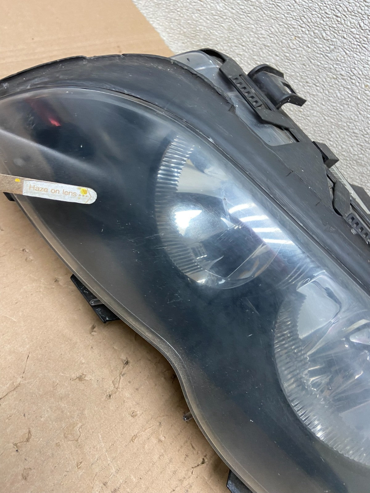 2002 to 2005 BMW 3 E46 Sedan Left Driver Halogen OEM Headlight X92836