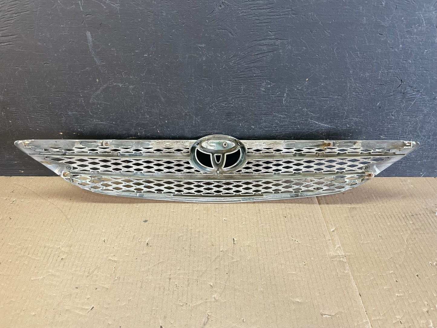 2002 2003 2004 Toyota Camry Front Upper Grill Grille AE3649 DG3