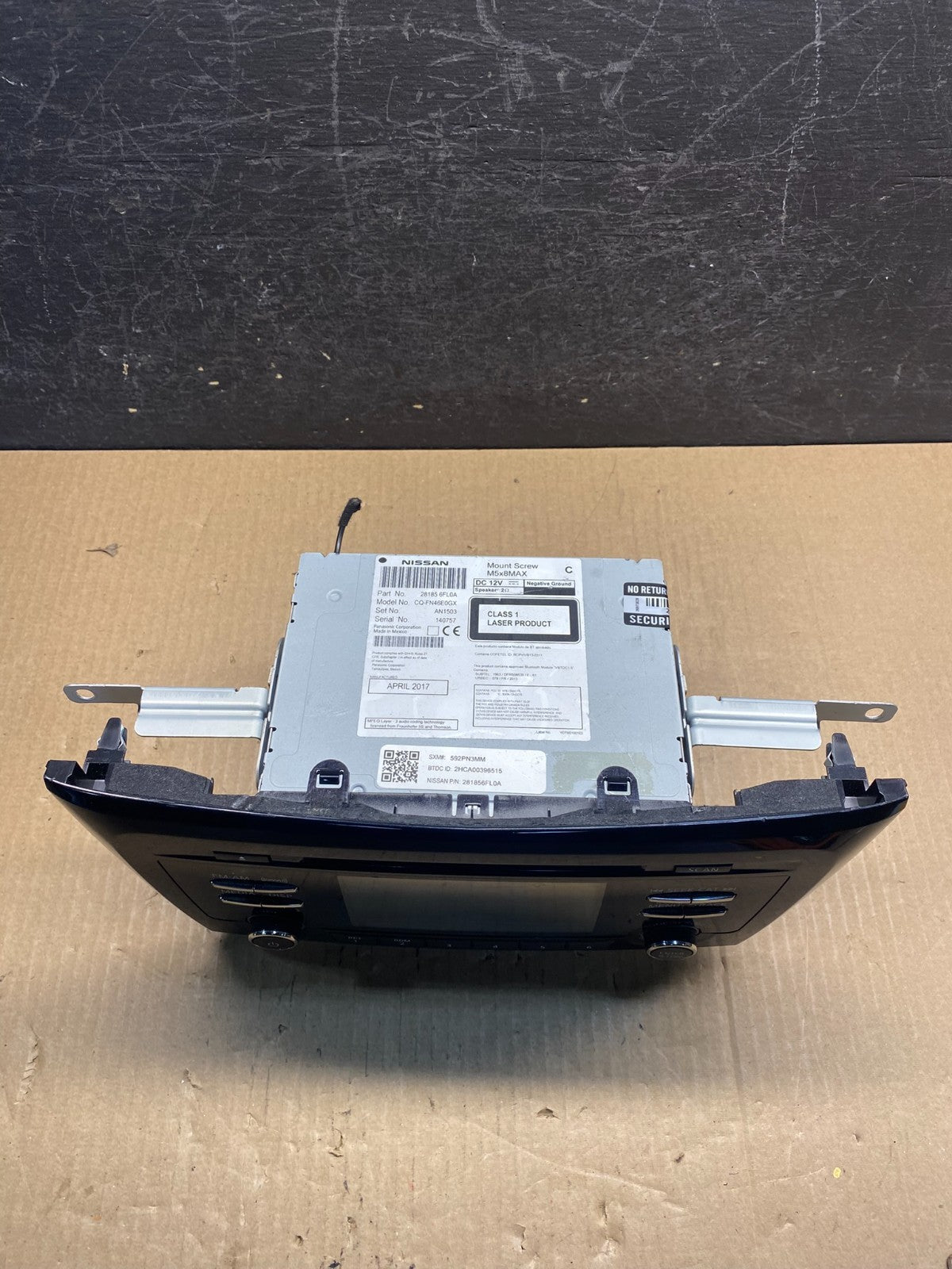 2017 to 2019 Nissan Rogue AM FM XM Radio CD Player Screen Receiver AG3965 DW3