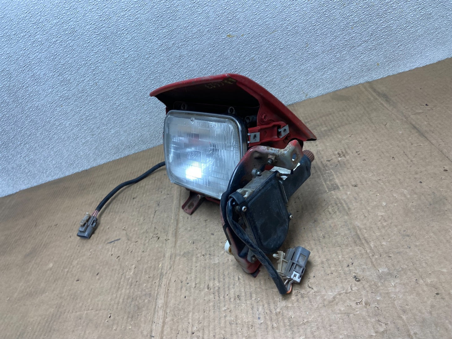 1989 to 1994 Nissan 240SX Right Passenger Headlight W Motor OEM AA66231