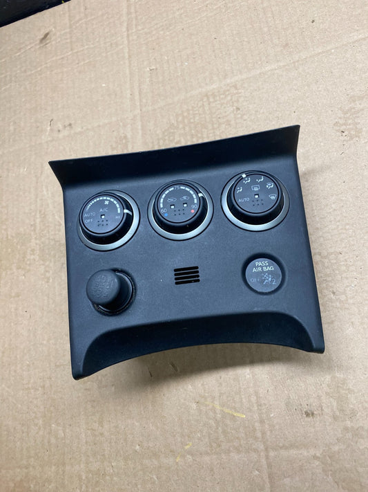 2011 to 2015 Nissan Rogue Heater Temperature AC Climate Control OEM Y9907 DG0