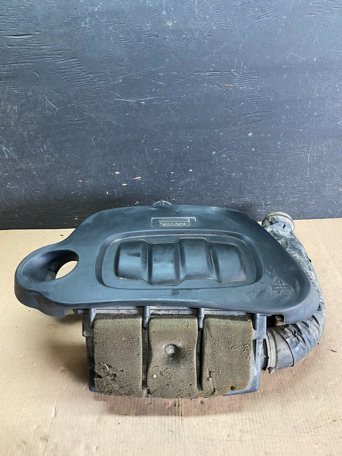 2006 to 2011 Chevrolet HHR Engine Motor Cover Shield n5440 DG1
