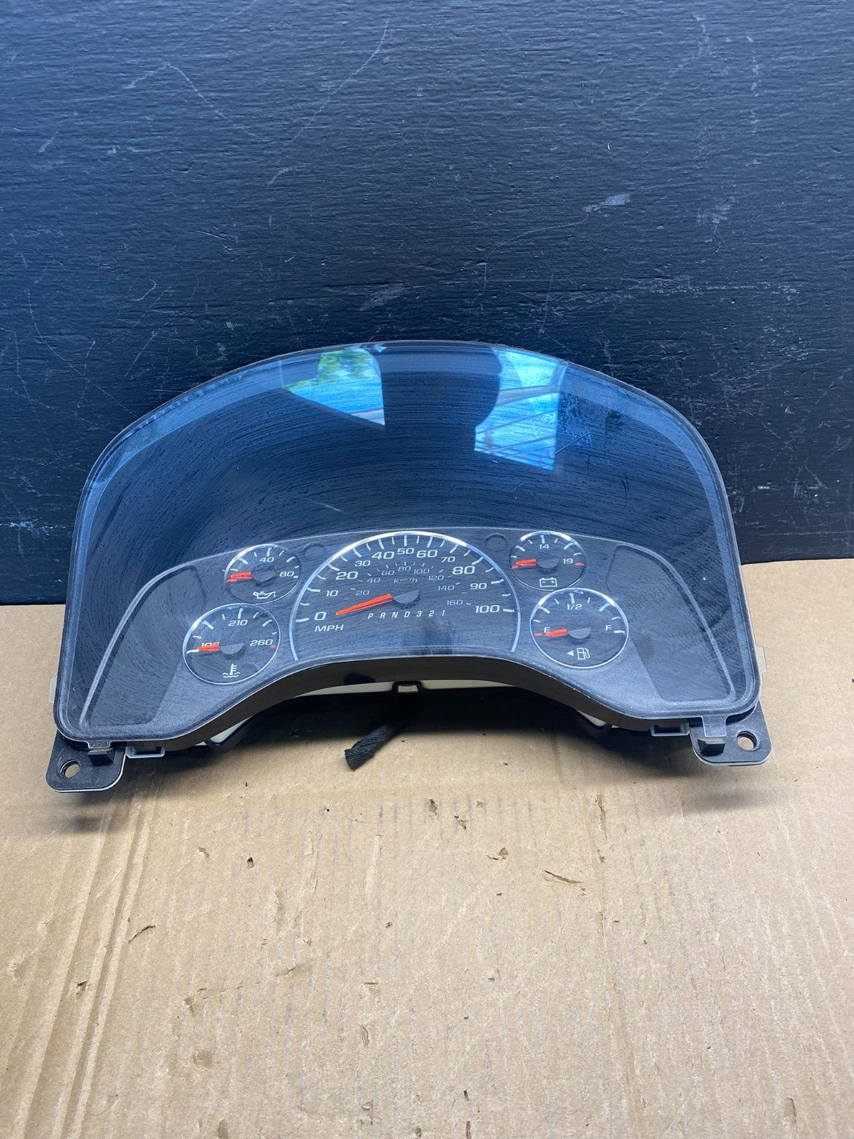 2010 - 2012 Chevrolet Express 2500 3500 Speedometer Cluster Gauge ad1700 DG0