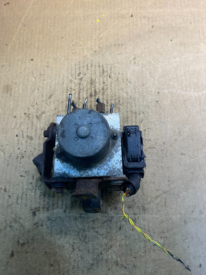 2008 Ford E150 Van ABS Anti-Lock Brake Control Module EHCU 8C24-2C346-BF z24305