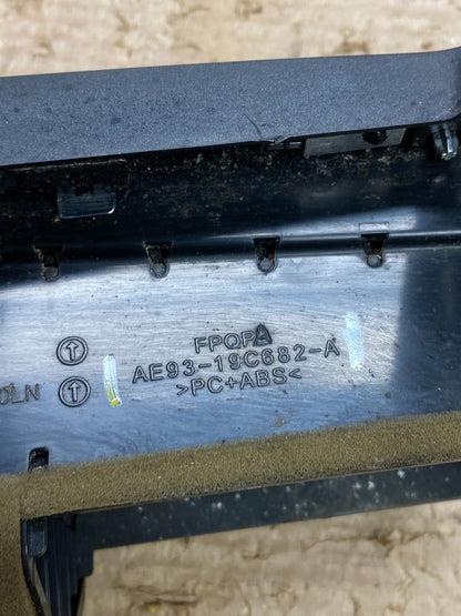 2010 - 2012 Lincoln Mkt Center Dash Gps Radio Bezel Panel Air Vent OEM W2023 DG7