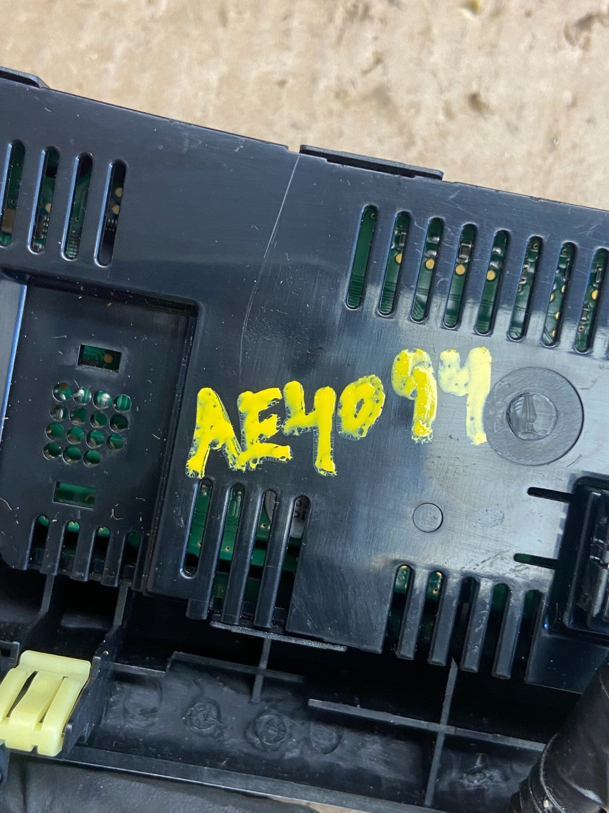 2010 - 2014 Subaru Outback Legacy A/C Heater Climate Control Unit AE4094 DG7