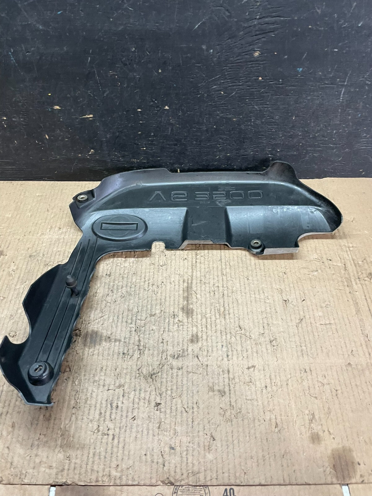 2001 to 2004 Nissan Pathfinder Engine Cover Ornament M6079 DG5
