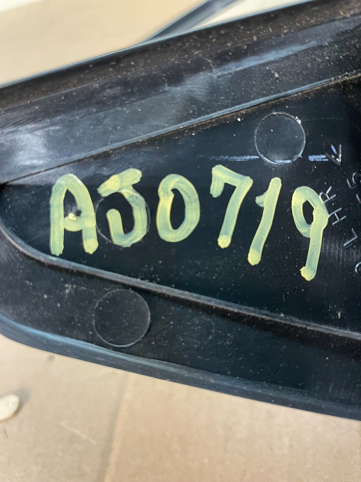 2004 to 2005 Toyota RAV4 Right Passenger RH Side View Door Mirror AJ0719 DG9