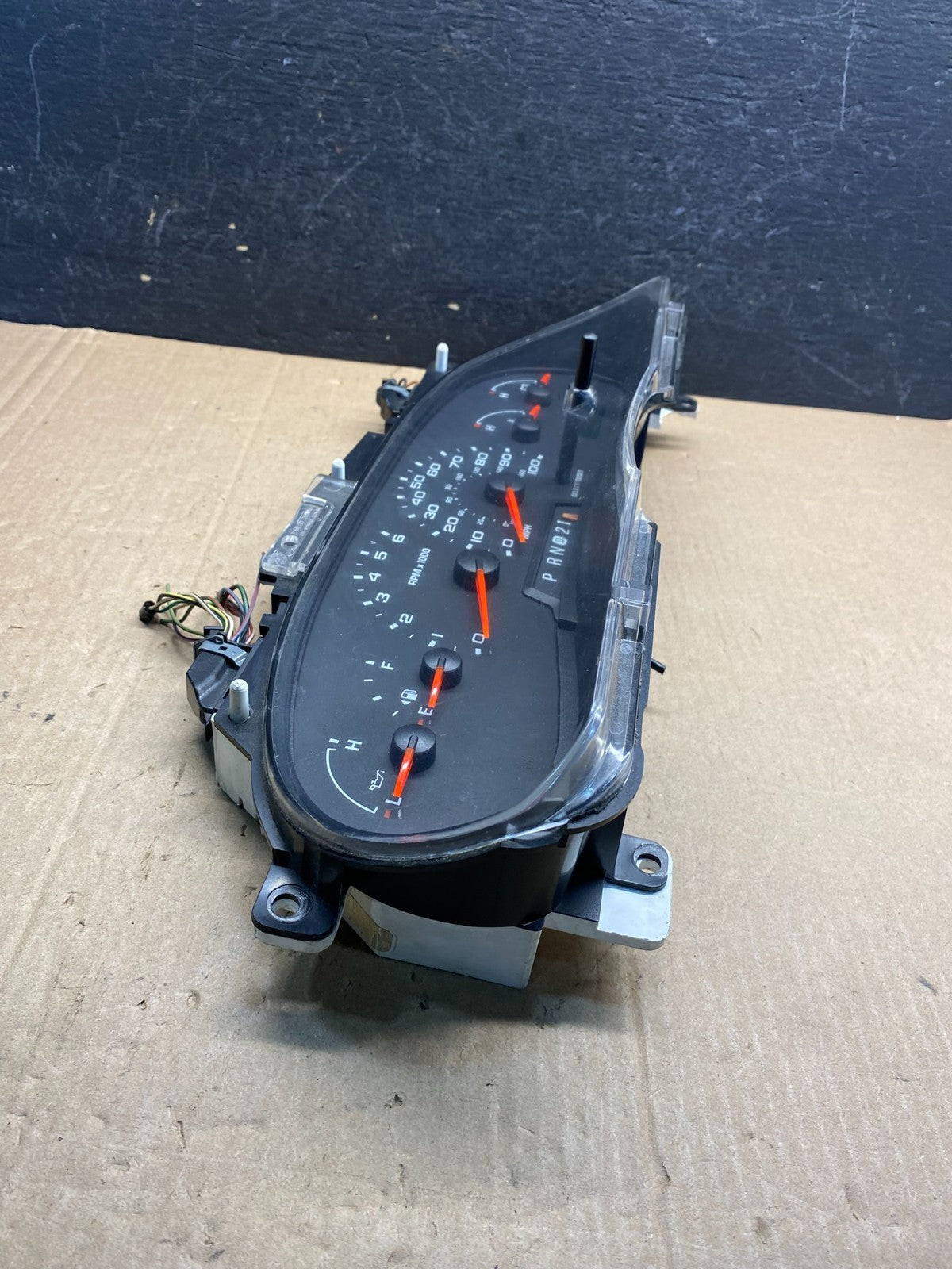 2006 Ford E350 Gauge Speedometer Cluster AE7611 DG1