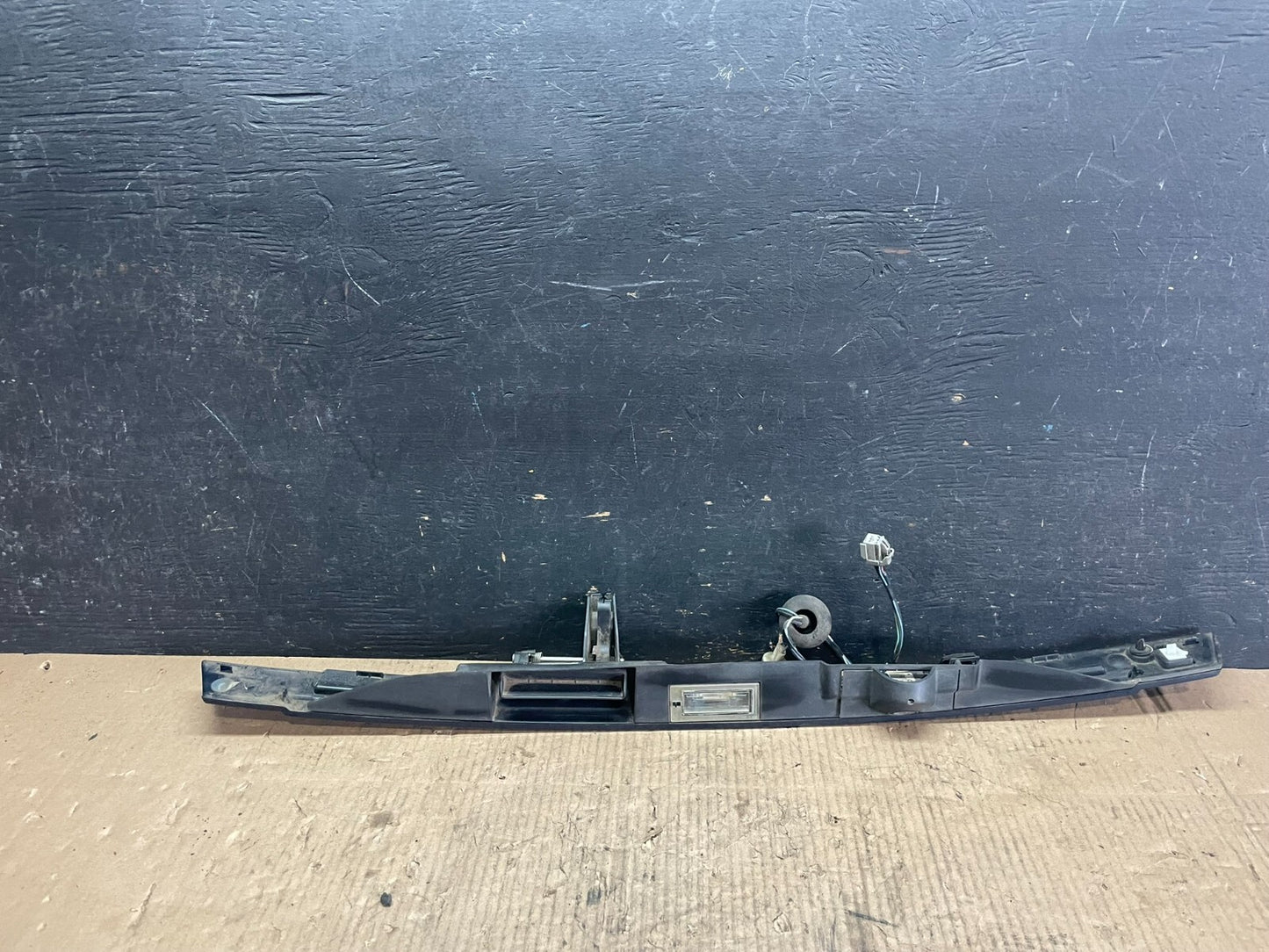 2009-2014 Volkswagen Routan Finish Garnish Panel Molding w/ Camera OEM M6127 DG8