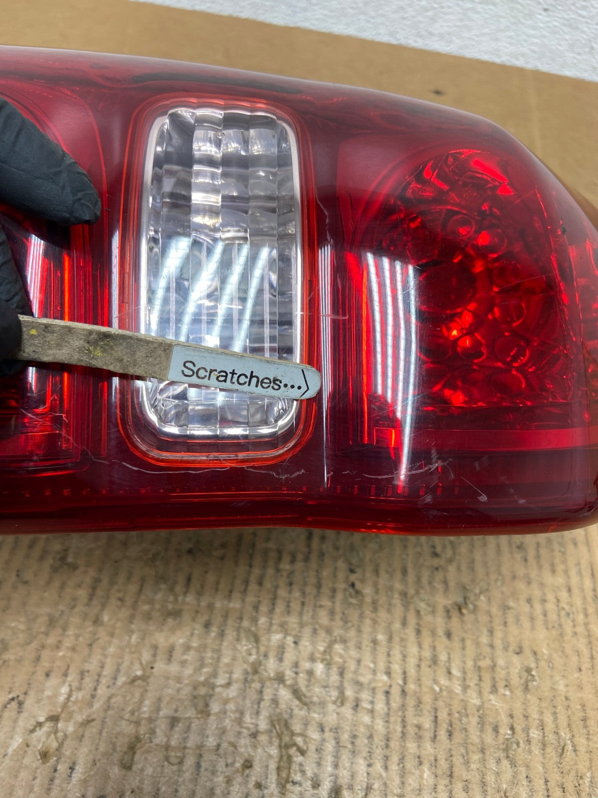2004 2005 Toyota RAV4 Left Driver LH Side Tail Light AE2765 LK3