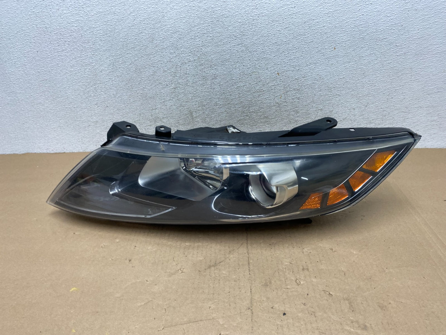 2011-2013 Kia Optima Left Driver LH Side Headlight Xenon AG4659 DW0