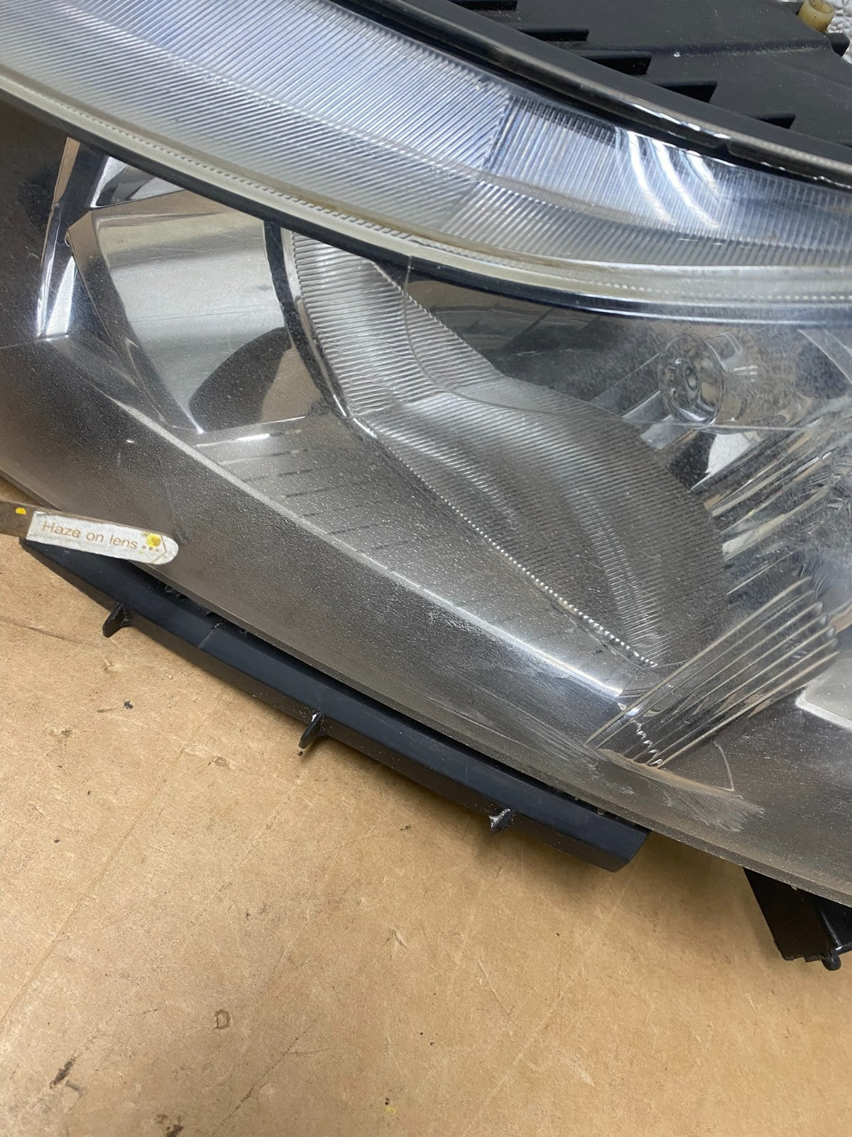 2011 to 2015 Chevrolet Cruze Halogen Left+Right Set Headlights X5607 DW9