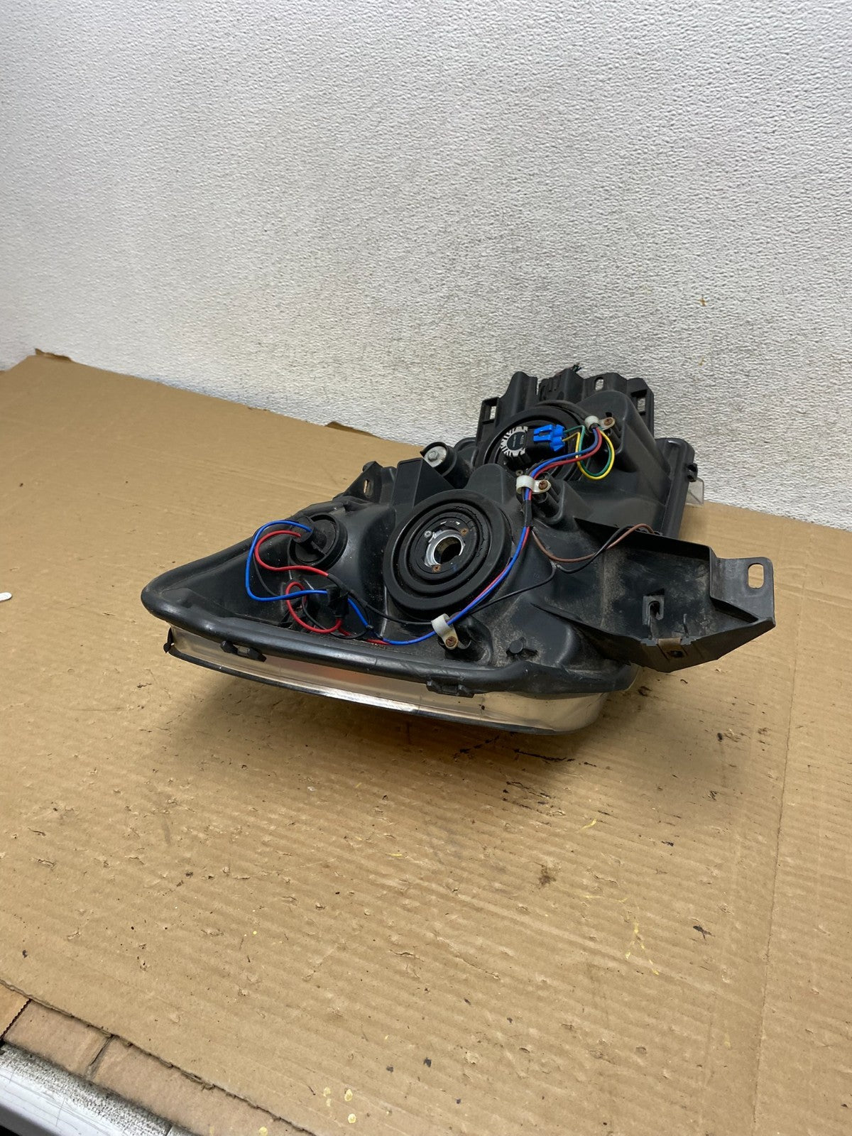 2008 - 2015 Nissan Armada Left Driver LH Headlight Halogen AG9094 DW4