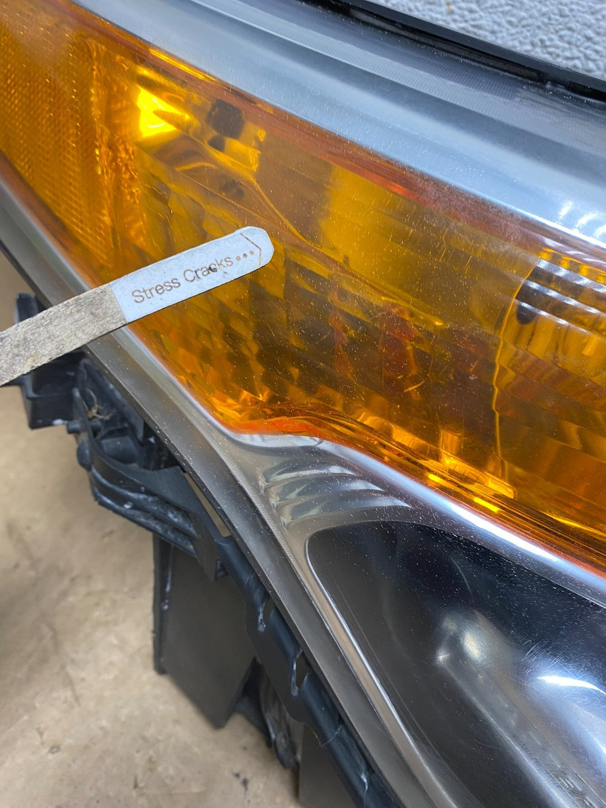 2011 to 2015 Ford Explorer Right Passenger Halogen Headlight AI3596 DW3