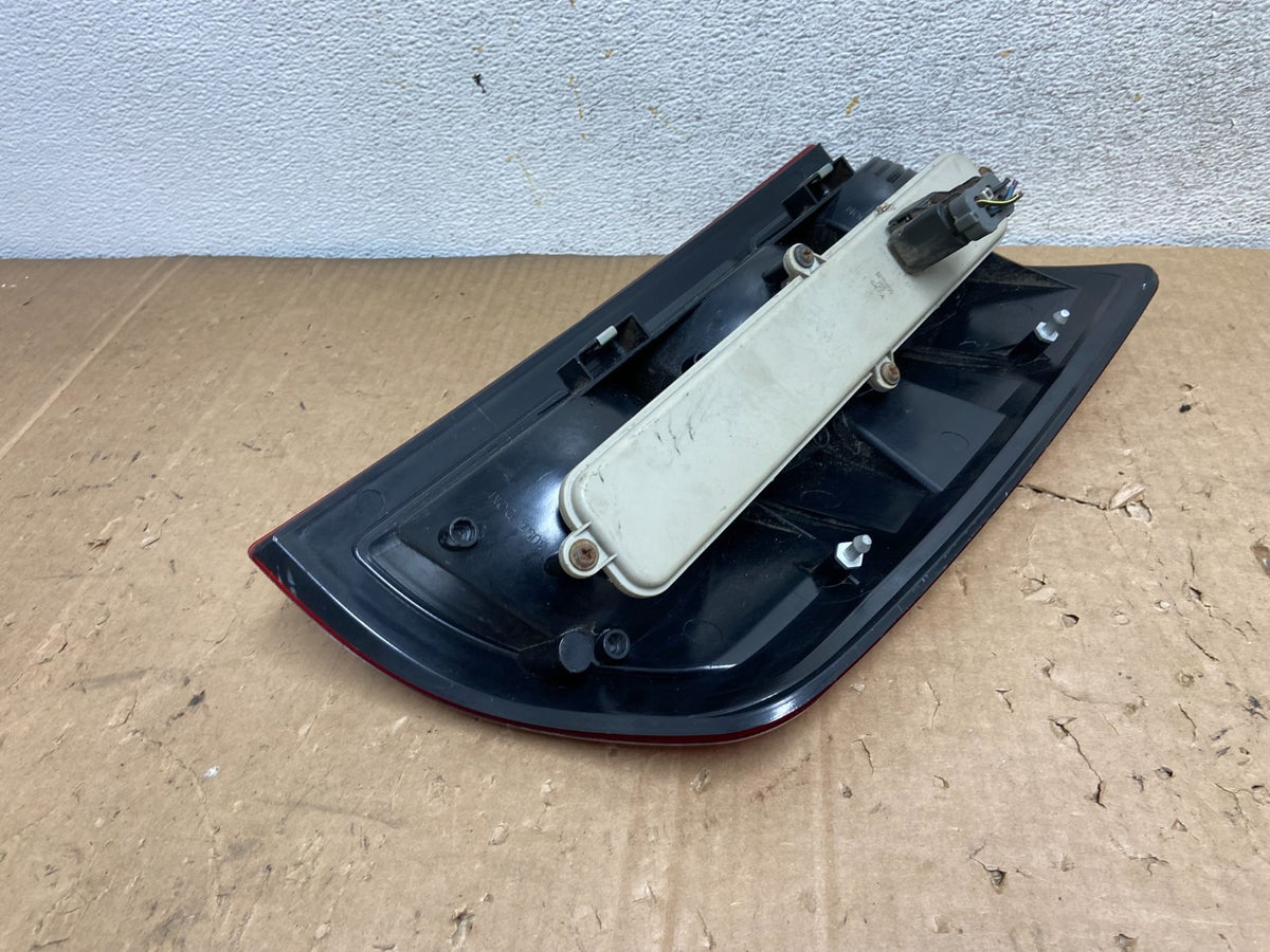 2002 to 2006 Dodge Ram 1500 Right passenger Rh side Tail Light AI9130 LK4