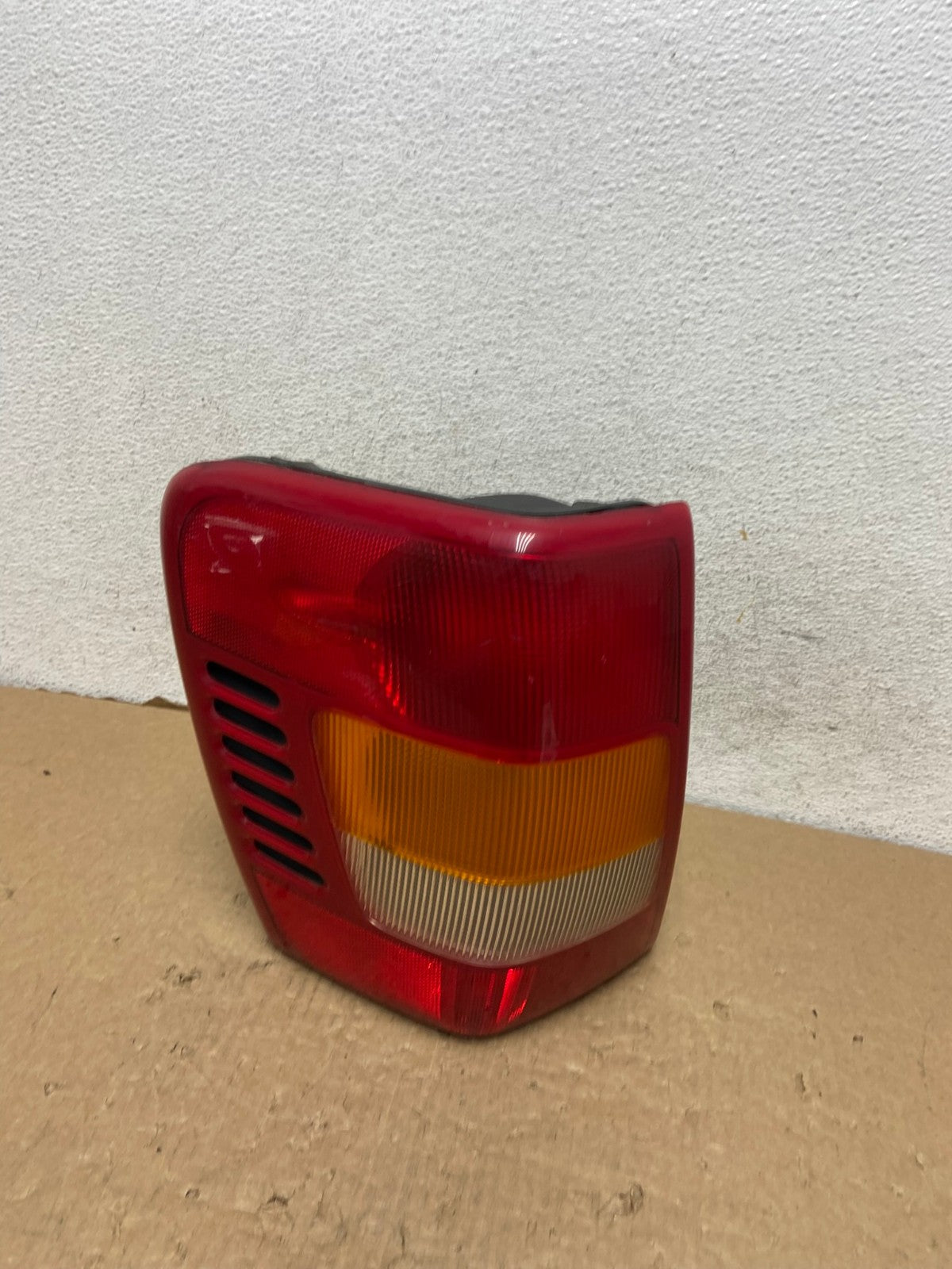 1999 - 2004 Jeep Grand Cherokee WJ Left Driver Lh Tail Light AF7936 LK0