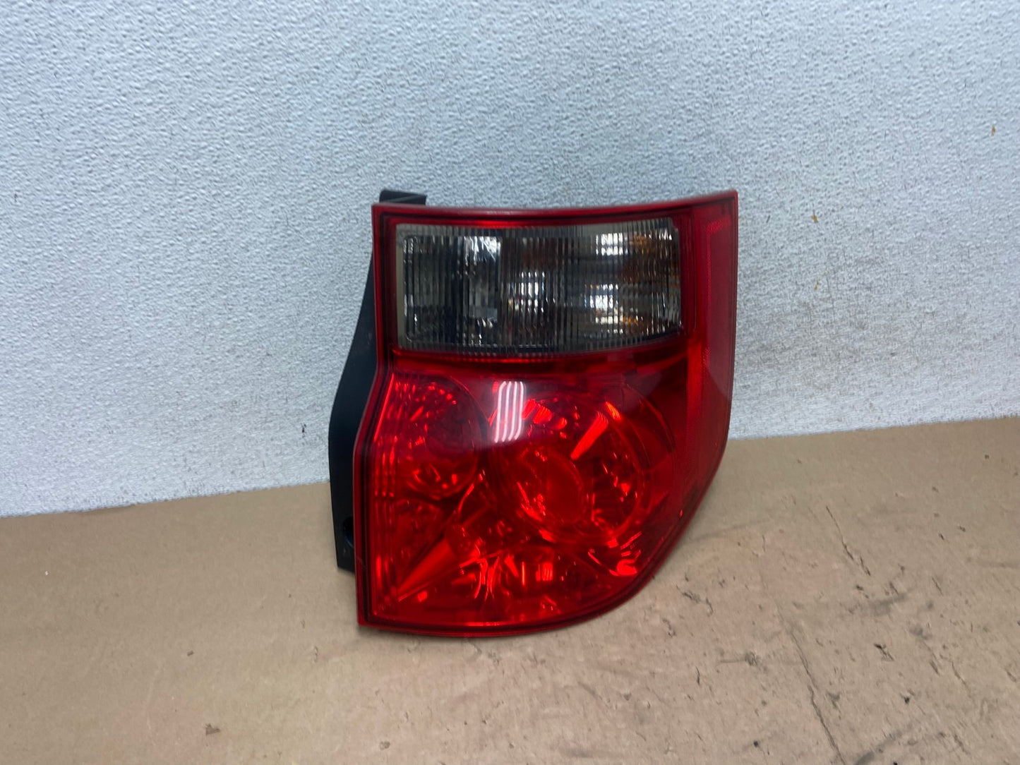 2003 to 2008 Honda Element Right Passenger Rh Side Tail Light AG5576 LK0